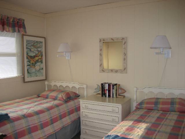 Duck, North Carolina 27949, 4 Bedrooms Bedrooms, ,2 BathroomsBathrooms,Single family - detached,For sale,Marlin Drive,49877