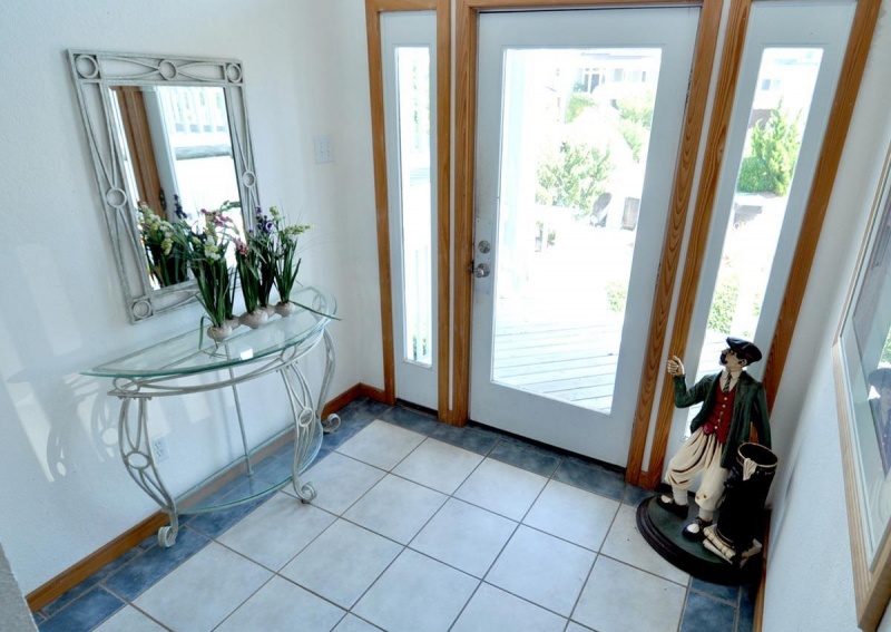 Duck, North Carolina 27949, 8 Bedrooms Bedrooms, ,8 BathroomsBathrooms,Single family - detached,For sale,Four Seasons Lane,97656