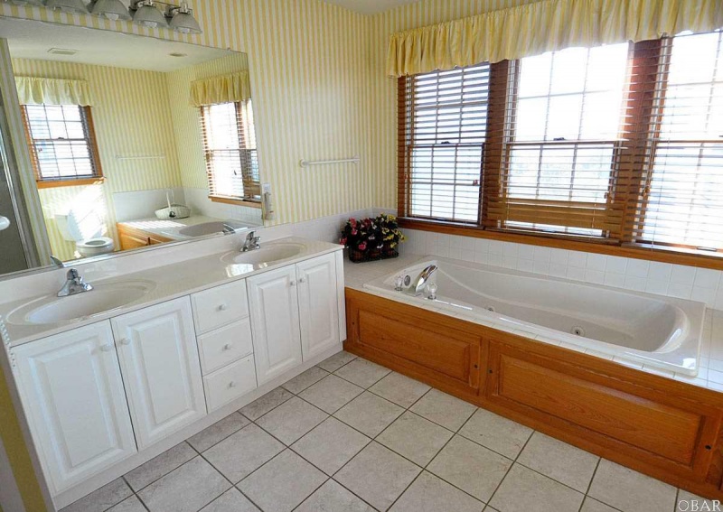 Corolla, North Carolina 27927, 6 Bedrooms Bedrooms, ,6 BathroomsBathrooms,Single family - detached,For sale,Wave Arch,81211