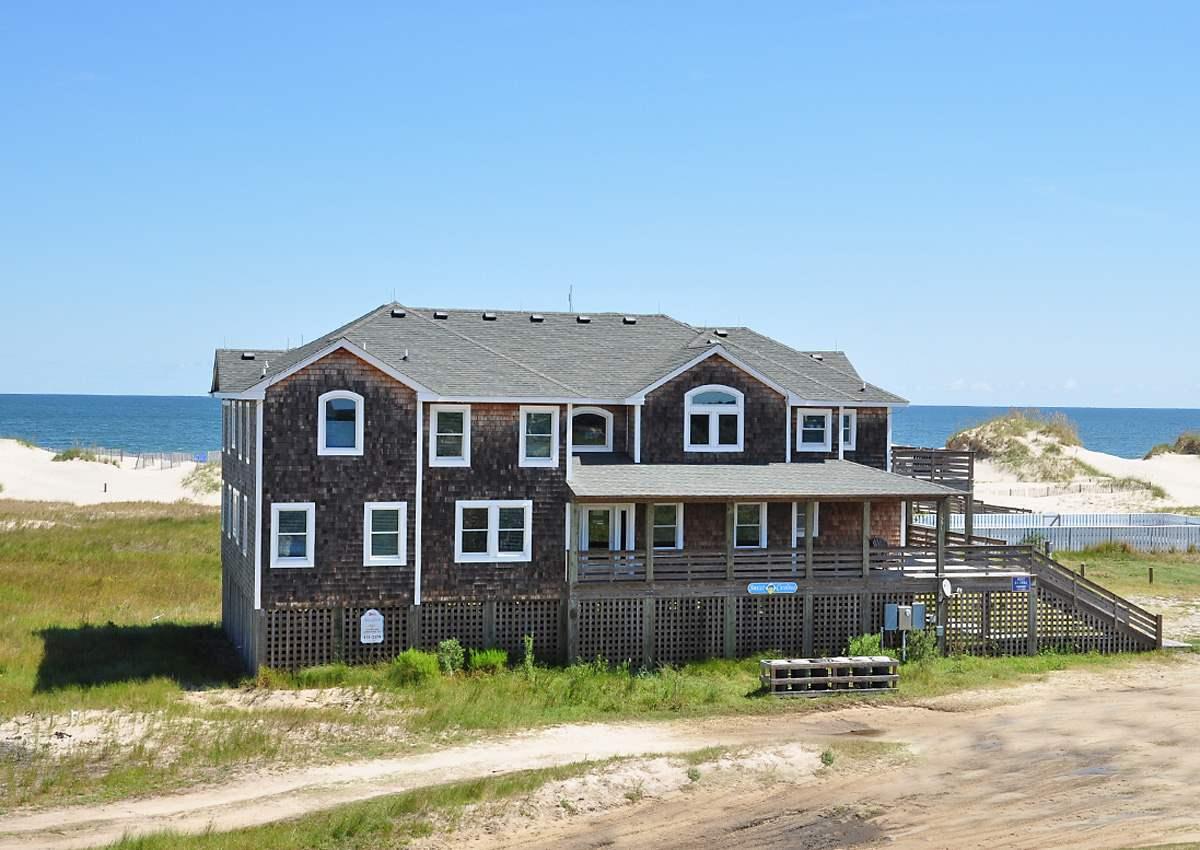 Corolla, North Carolina 27927, 10 Bedrooms Bedrooms, ,8 BathroomsBathrooms,Single family - detached,For sale,Sandpiper Road,88332