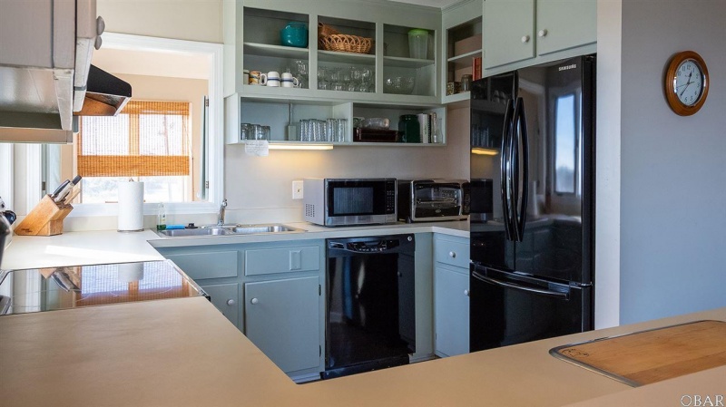 Southern Shores, North Carolina 27949, 4 Bedrooms Bedrooms, ,3 BathroomsBathrooms,Single family - detached,For sale,Tenth Avenue,103279