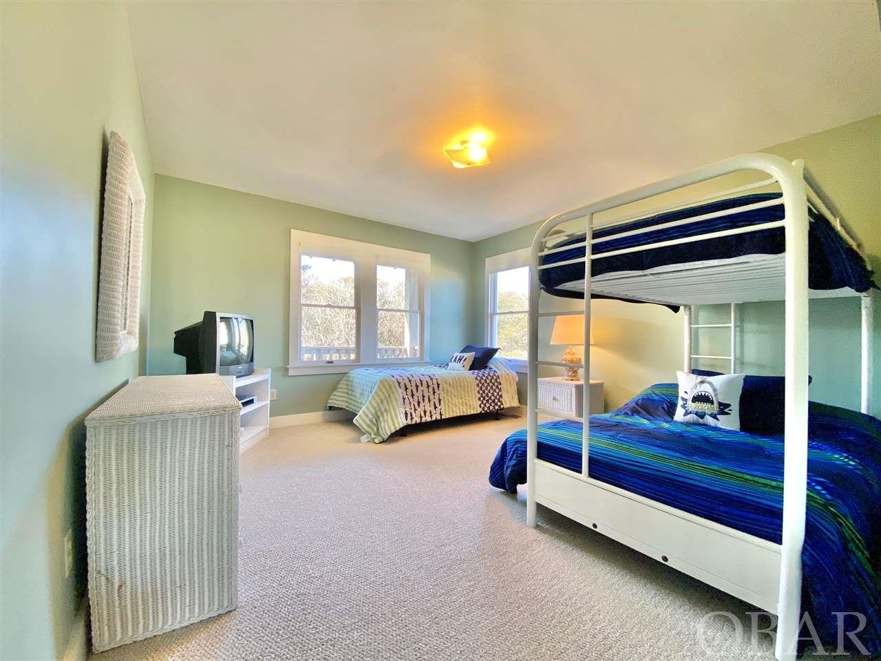Duck, North Carolina 27949, 4 Bedrooms Bedrooms, ,2 BathroomsBathrooms,Single family - detached,For sale,Martin Lane,108102