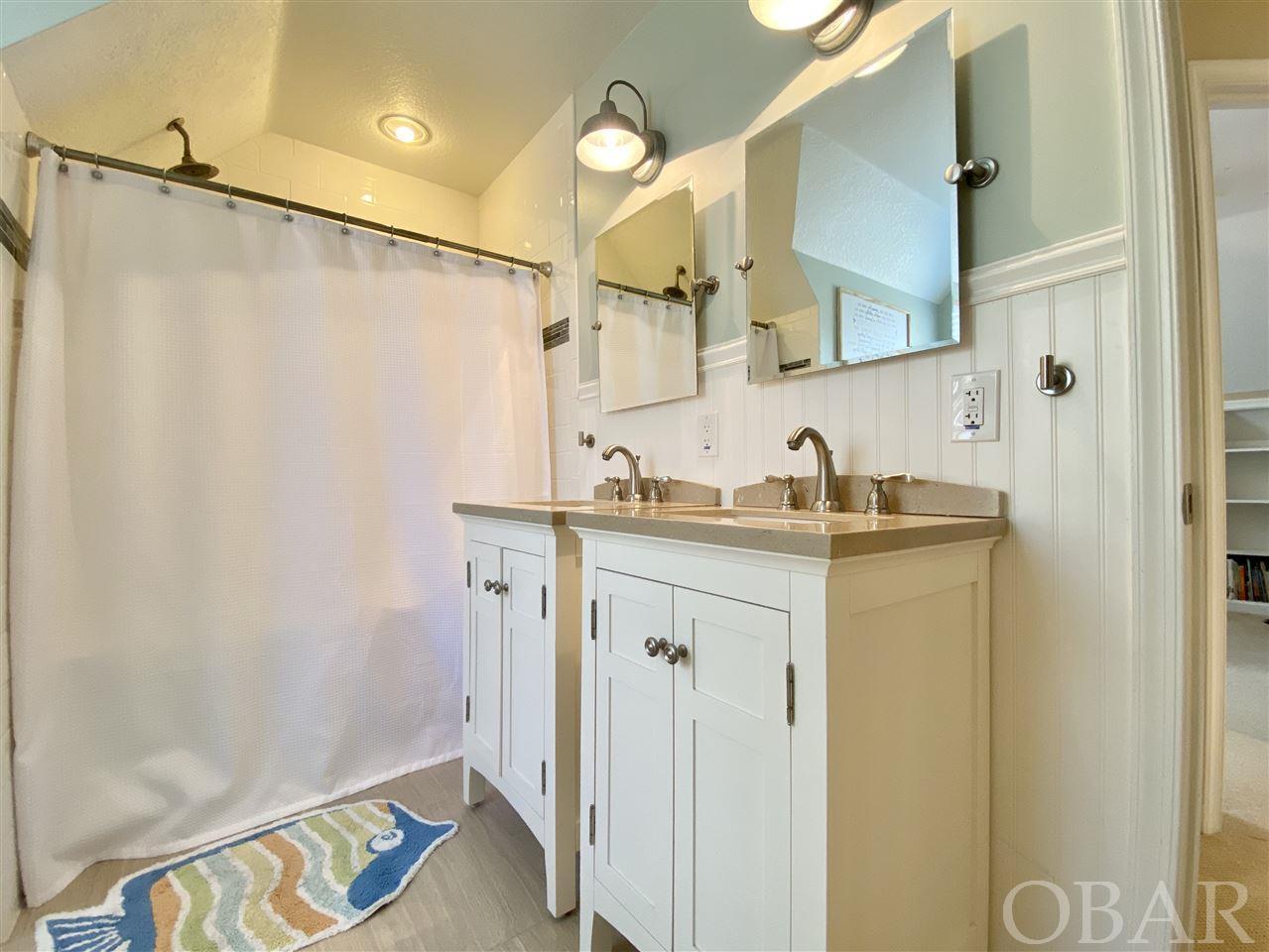 Kitty Hawk, North Carolina 27949, 3 Bedrooms Bedrooms, ,2 BathroomsBathrooms,Single family - detached,For sale,Creek Road,108938
