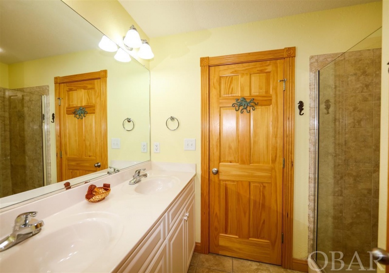 Corolla, North Carolina 27927, 6 Bedrooms Bedrooms, ,5 BathroomsBathrooms,Single family - detached,For sale,Lakeside Drive,106695