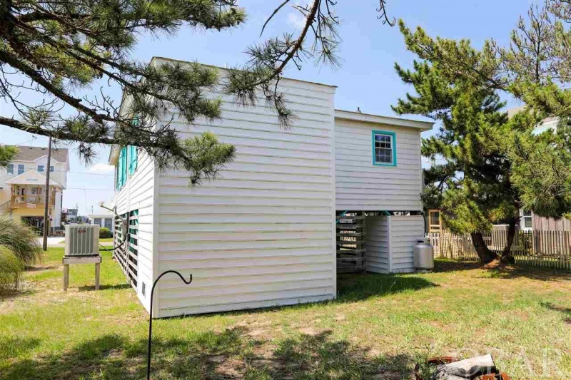 Kill Devil Hills, North Carolina 27948, 3 Bedrooms Bedrooms, ,2 BathroomsBathrooms,Single family - detached,For sale,Sportsman Drive,109899