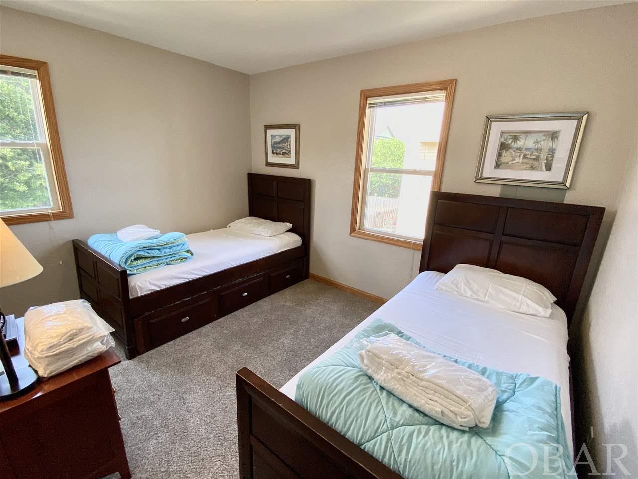 Corolla, North Carolina 27927, 5 Bedrooms Bedrooms, ,3 BathroomsBathrooms,Single family - detached,For sale,Plover Court,109522