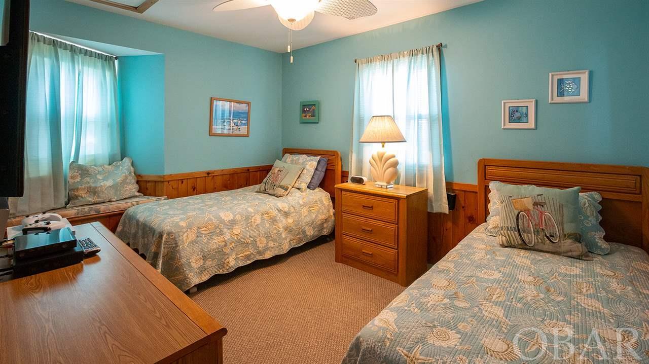 Duck, North Carolina 27949, 4 Bedrooms Bedrooms, ,4 BathroomsBathrooms,Single family - detached,For sale,Buffell Head Road,108861