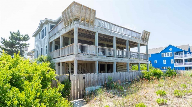 Corolla, North Carolina 27927, 6 Bedrooms Bedrooms, ,5 BathroomsBathrooms,Single family - detached,For sale,Ocean Front Arch,105447