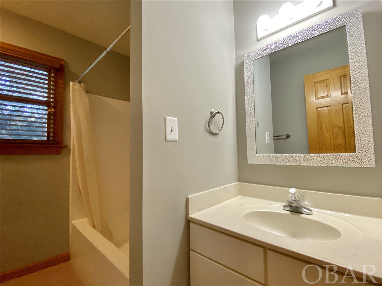 Corolla, North Carolina 27927, 5 Bedrooms Bedrooms, ,3 BathroomsBathrooms,Single family - detached,For sale,Live Oak Court,107050