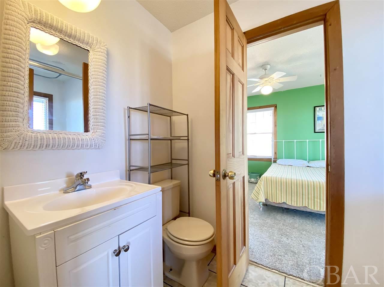 Duck, North Carolina 27949, 4 Bedrooms Bedrooms, ,3 BathroomsBathrooms,Single family - detached,For sale,Buffell Head Road,112537