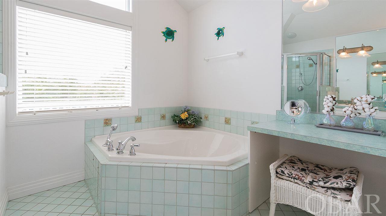 Duck, North Carolina 27949, 8 Bedrooms Bedrooms, ,7 BathroomsBathrooms,Single family - detached,For sale,Four Seasons Lane,112918