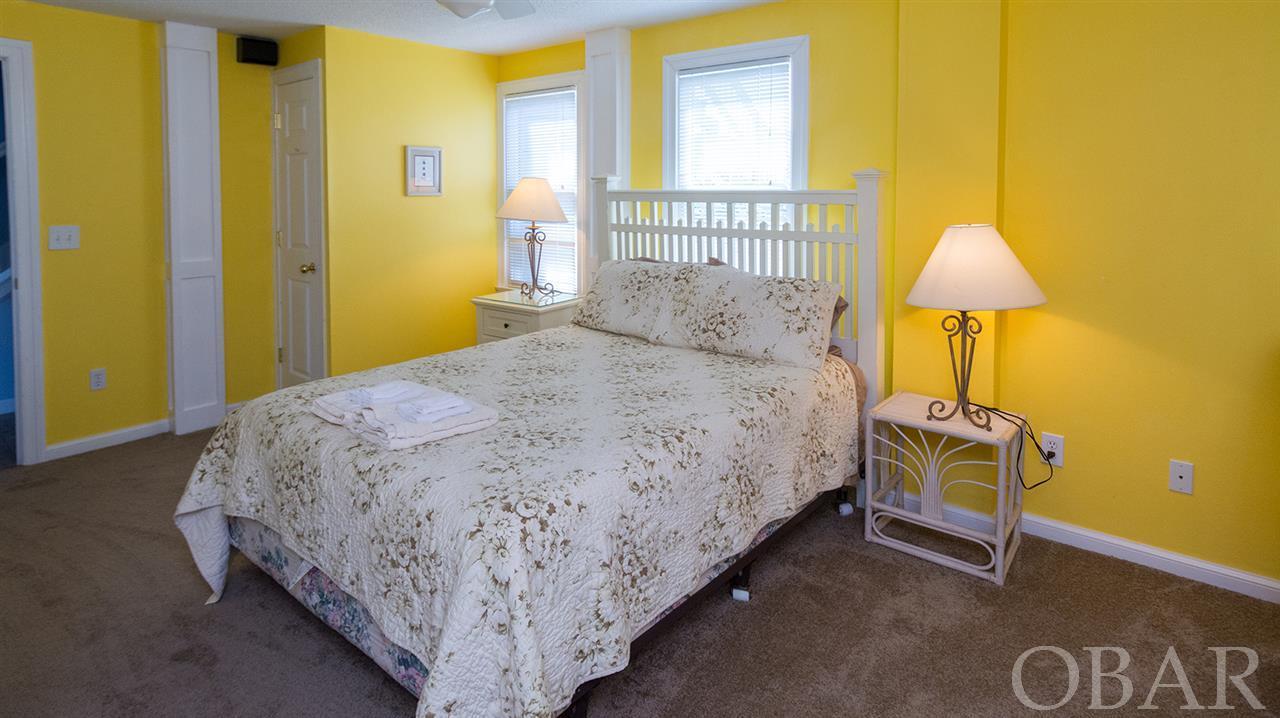 Duck, North Carolina 27949, 5 Bedrooms Bedrooms, ,6 BathroomsBathrooms,Single family - detached,For sale,Plover Drive,113754
