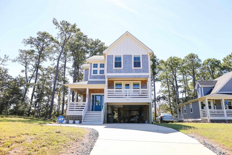 Kill Devil Hills, North Carolina 27948, 4 Bedrooms Bedrooms, ,3 BathroomsBathrooms,Single family - detached,For sale,Old Holly Lane,116305