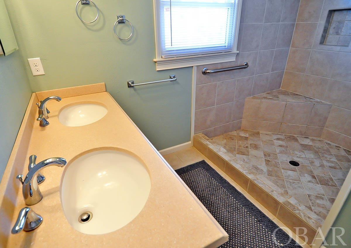 Duck, North Carolina 27949, 4 Bedrooms Bedrooms, ,4 BathroomsBathrooms,Single family - detached,For sale,Waxwing Lane,116727 Duck, North Carolina 27949, 4 Bedrooms Bedrooms, ,4 BathroomsBathrooms,Single family - detached,For sale,Waxwing Lane,116727