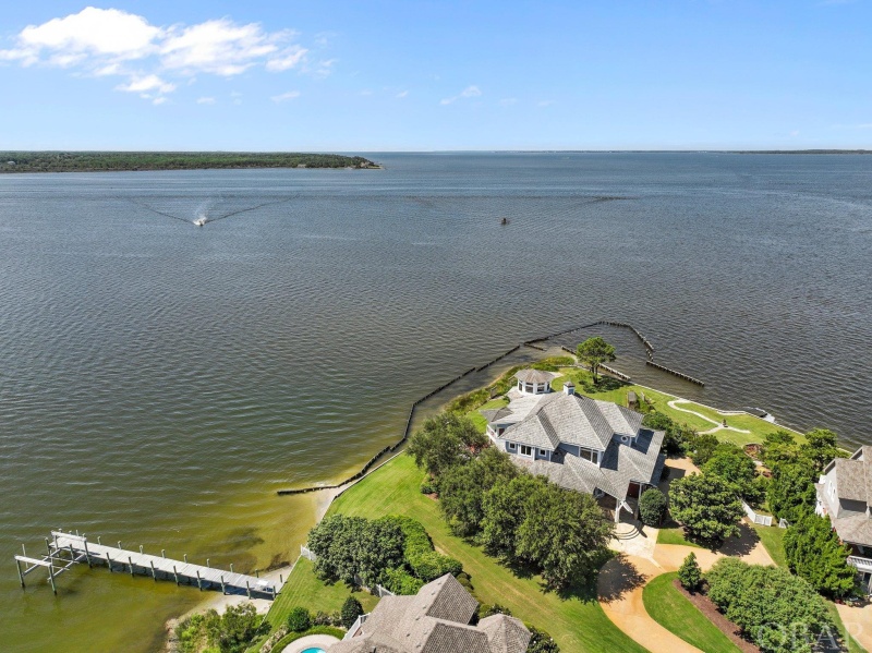 Manteo, North Carolina 27954, 5 Bedrooms Bedrooms, ,4 BathroomsBathrooms,Single family - detached,For sale,Ballast Point Drive,120140